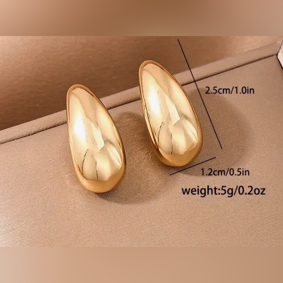 New Elegant Water Drop Earrings Gold With gift box 🎁✨✨✨ - Picture 2 of 5